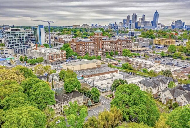 Building Photo - 739 Saint Charles Ave NE