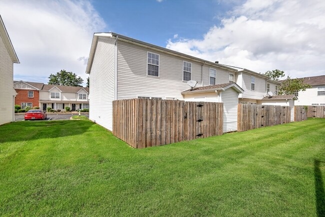 Building Photo - 407 Arapaho Dr