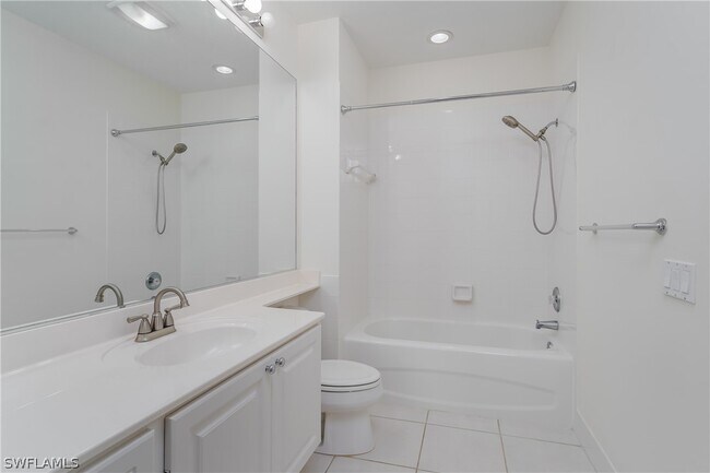 Building Photo - 28700 Alessandria Cir