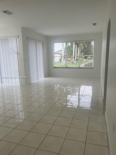 Building Photo - 6983 SW 161st Pl