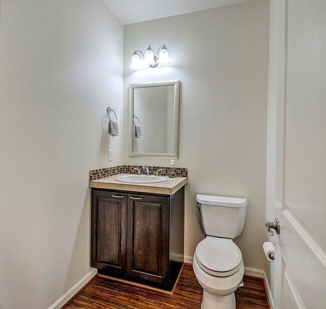 Building Photo - Mukilteo Townhome