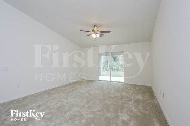 Building Photo - 4611 Belladonna Ave