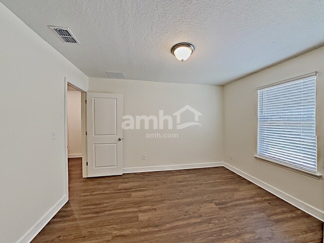 Building Photo - 8601 Highfield Ave