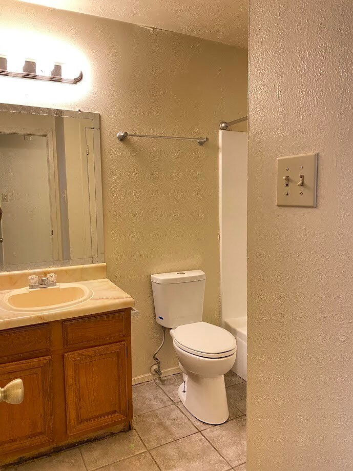 Building Photo - 1512 Pine Ridge Dr