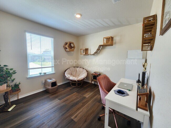 Building Photo - 6619 Dynamic Sound