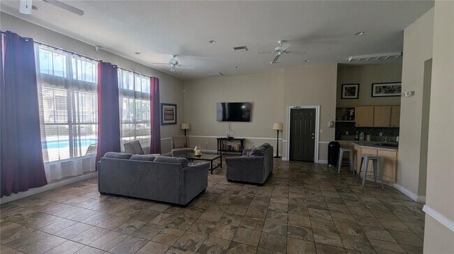 Building Photo - 2000 Erving Cir