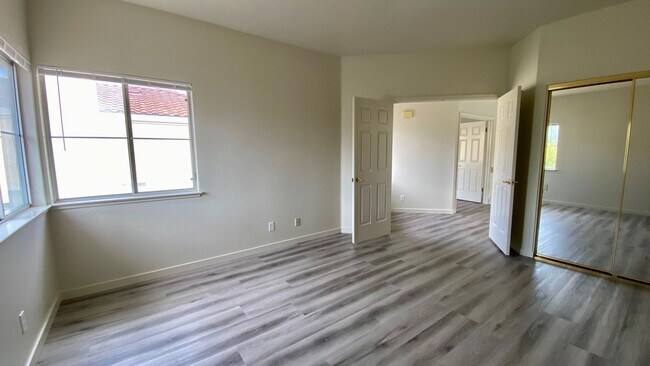 Building Photo - 115 Keil Bay