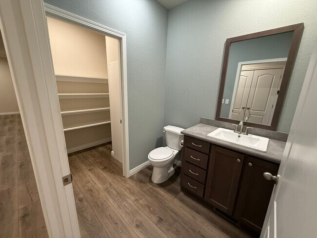 Building Photo - 17069 Norwalk Rd