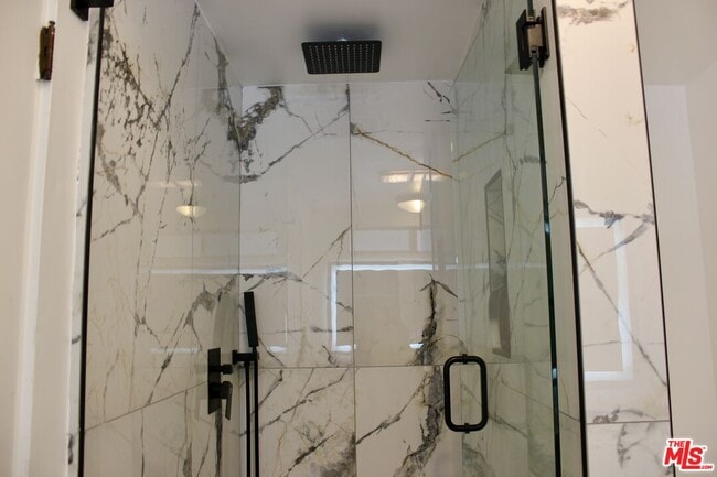 Building Photo - 1265 Bienveneda Ave