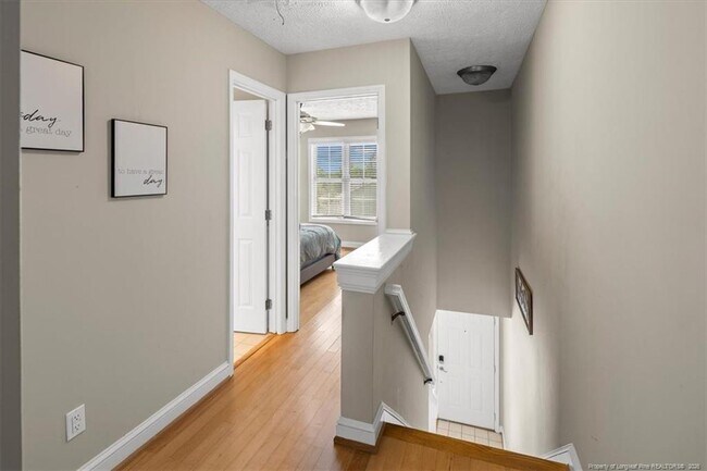 Building Photo - 421 Cityview Ln