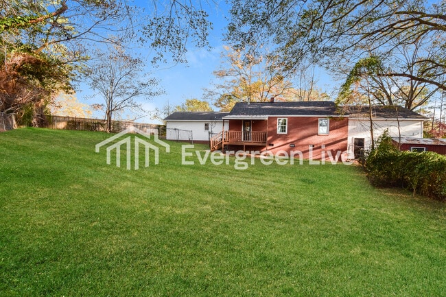 Building Photo - 5 Larkin Ct