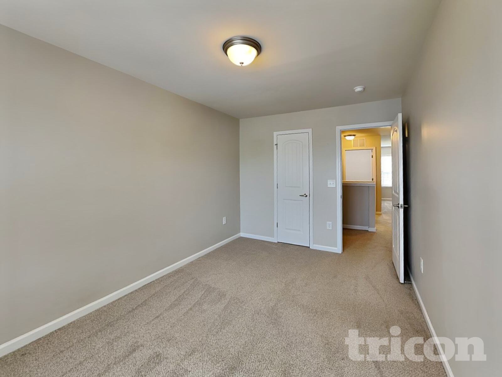 Building Photo - 4416 Lyman Ave