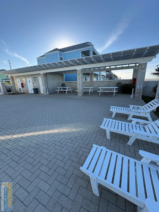 Building Photo - 123 Las Joyas Blvd