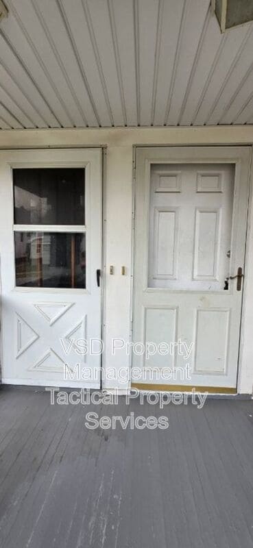 Building Photo - 12819 Edmonton Ave