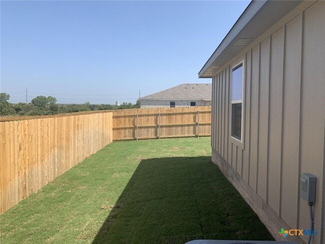 Building Photo - 716 Kimble Dr