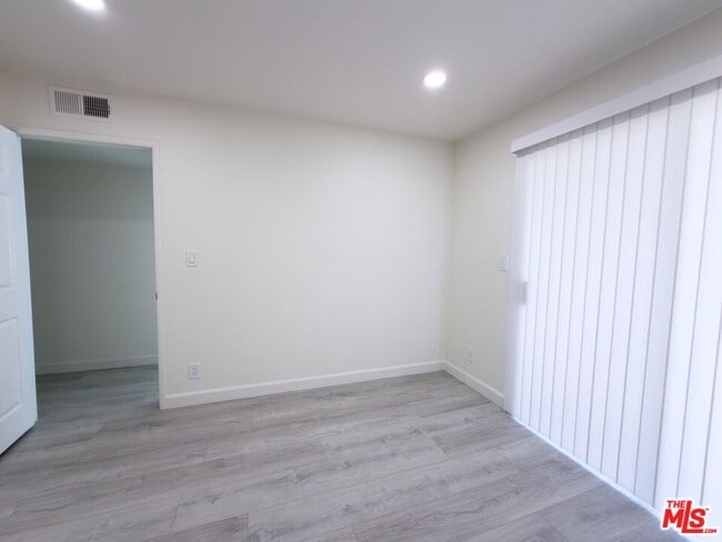 Building Photo - 2708 Arizona Ave