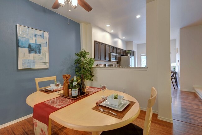 Building Photo - 18501 SE Newport Way