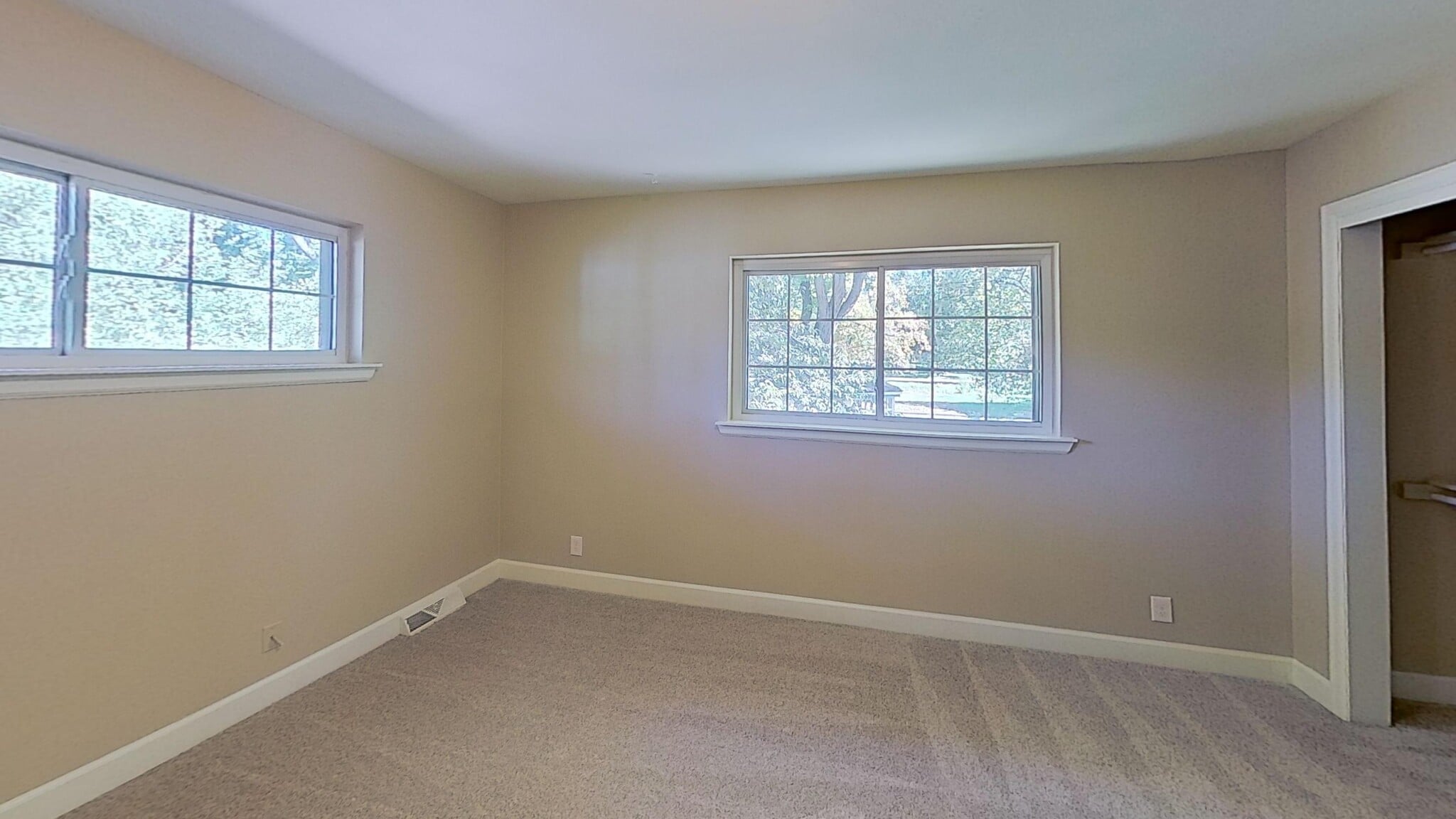 Building Photo - 1105 N Monaco Street Pky