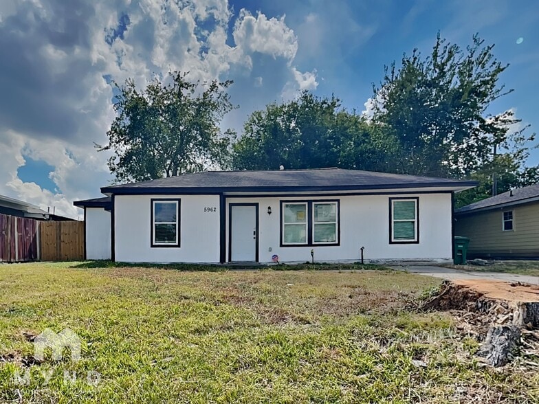Primary Photo - 5962 Belcrest St