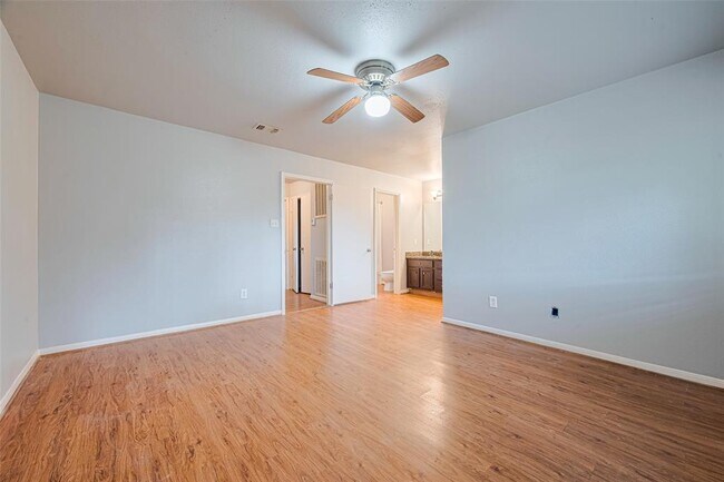Building Photo - 15238 Ensenada Dr