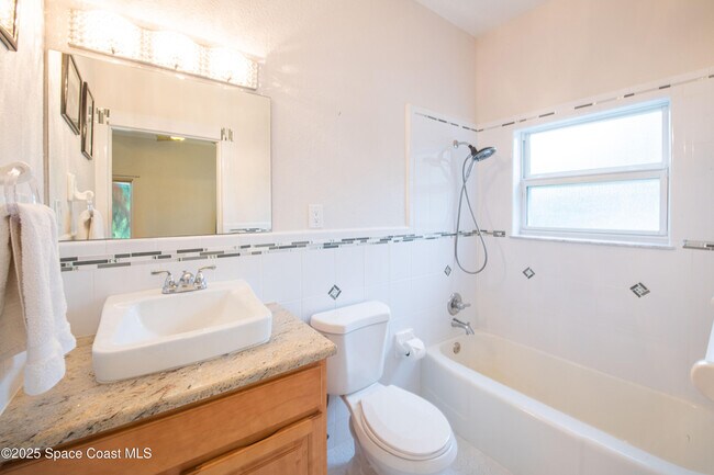 Building Photo - 1613 Indian River Dr