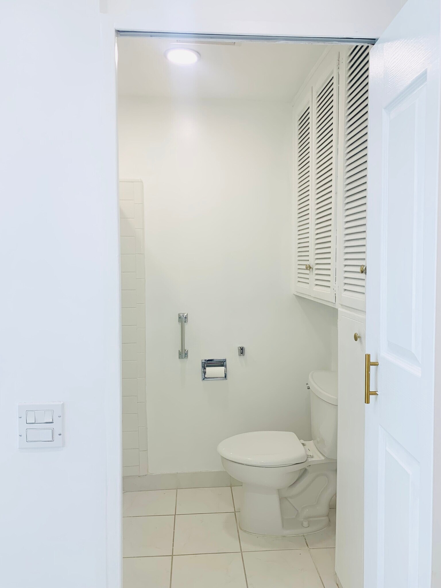 Building Photo - 5301 Balboa Blvd