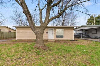 Building Photo - 133 St Thomas Ln