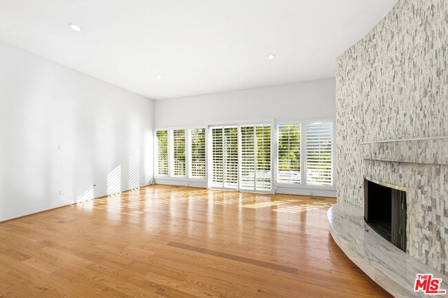 Building Photo - 8900 Alto Cedro Dr