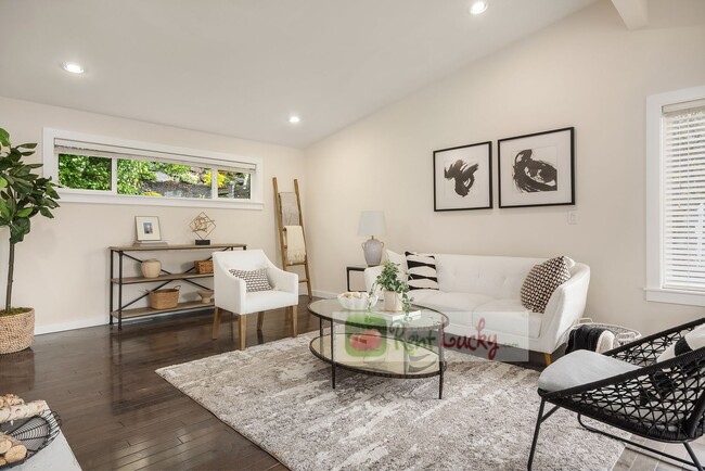 Building Photo - VIEWS, VIEWS, VIEWS!! Stunning & LARGE 4-B...