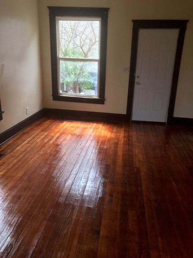 Building Photo - 1 bedroom ranch house