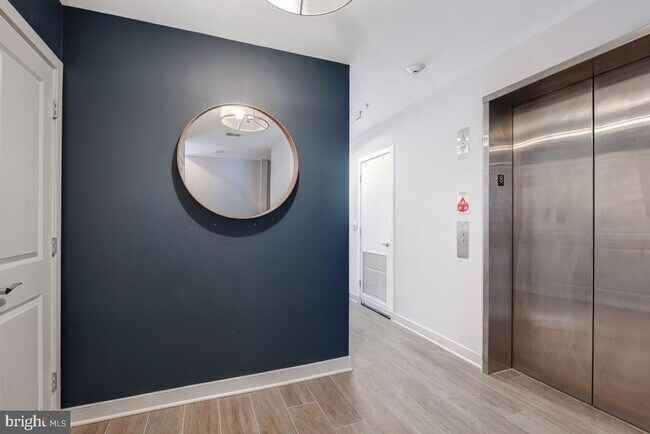 Building Photo - 1117 10th St NW