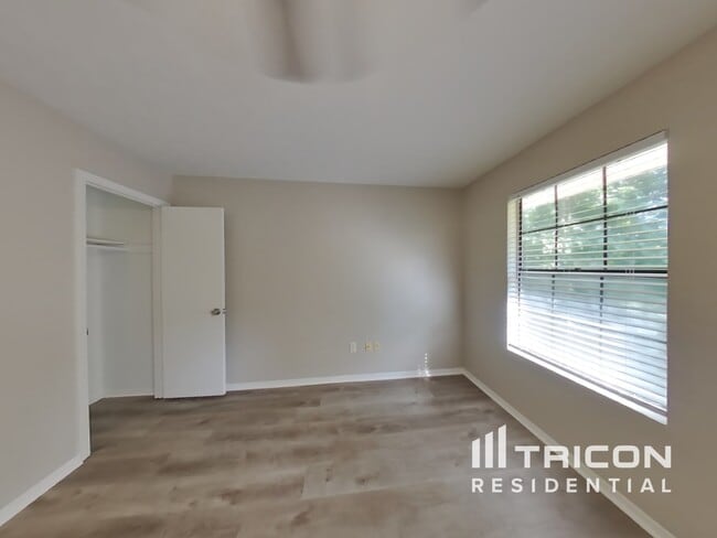 Building Photo - 5708 St Thomas Dr