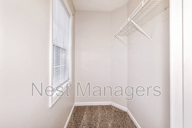Building Photo - 519 Abbottswood Dr