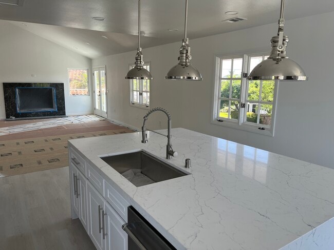 Building Photo - 26956 Calle Maria