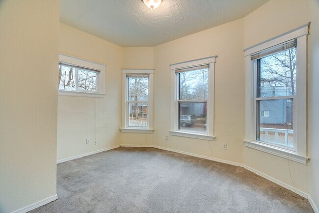 Building Photo - 5814 N Mississippi Ave