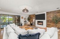 Building Photo - 4129 E Palo Verde Dr