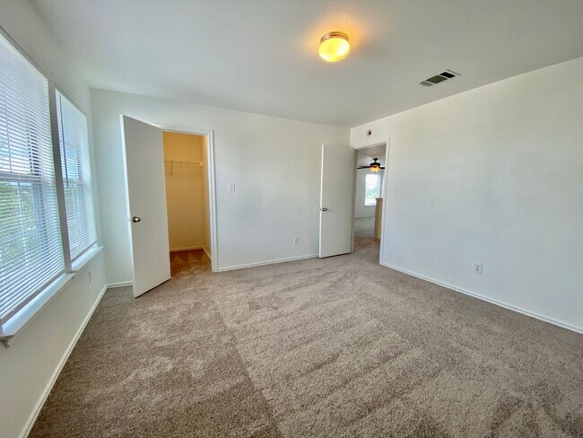 Building Photo - 6608 Ferrystone Pass