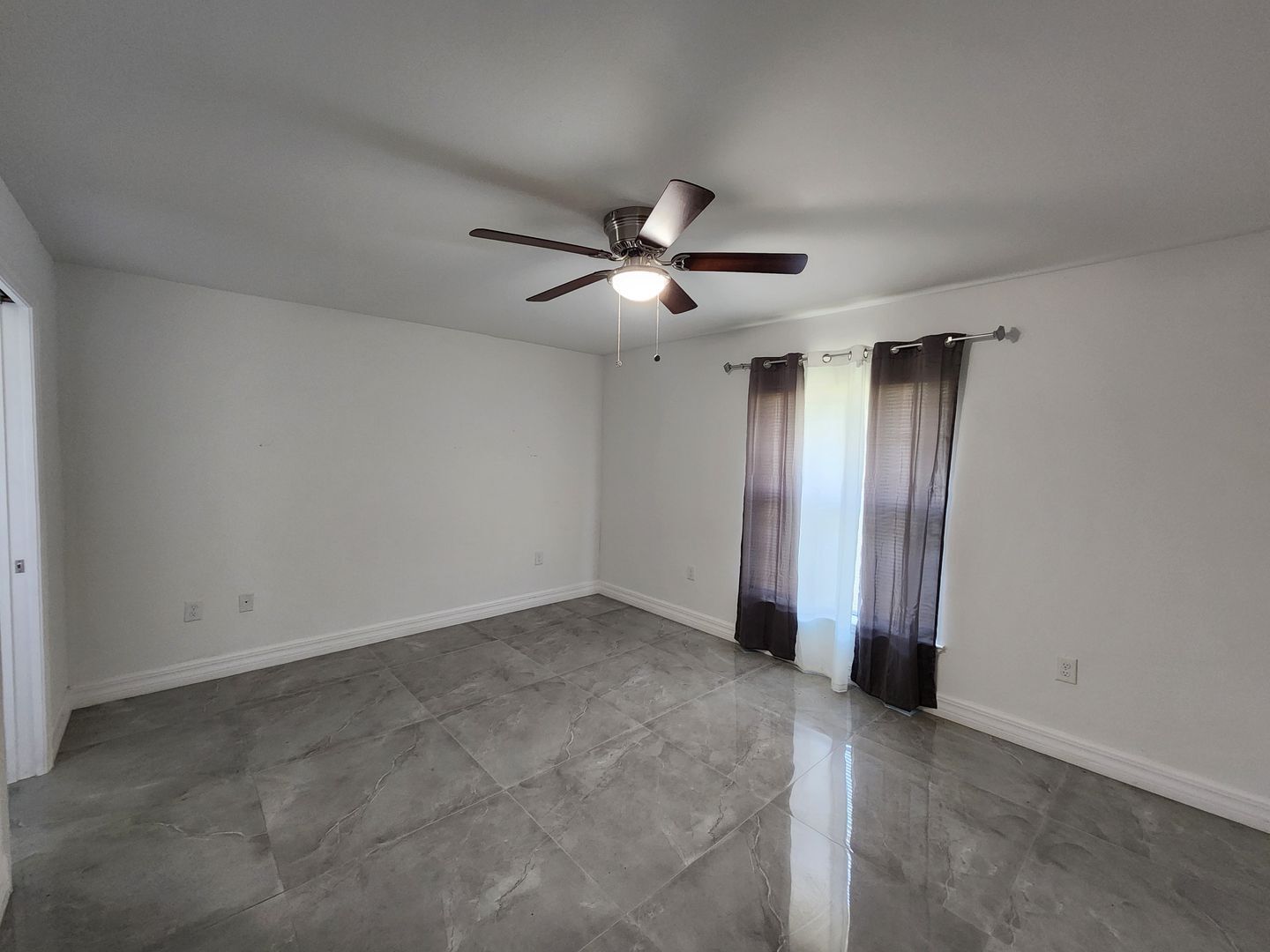 Building Photo - BEAUTIFUL 3 BR / 2 BA HOME RECENTLY REDUCED! MOVE IN SPECIAL FIRST MONTH FREE!!!!!