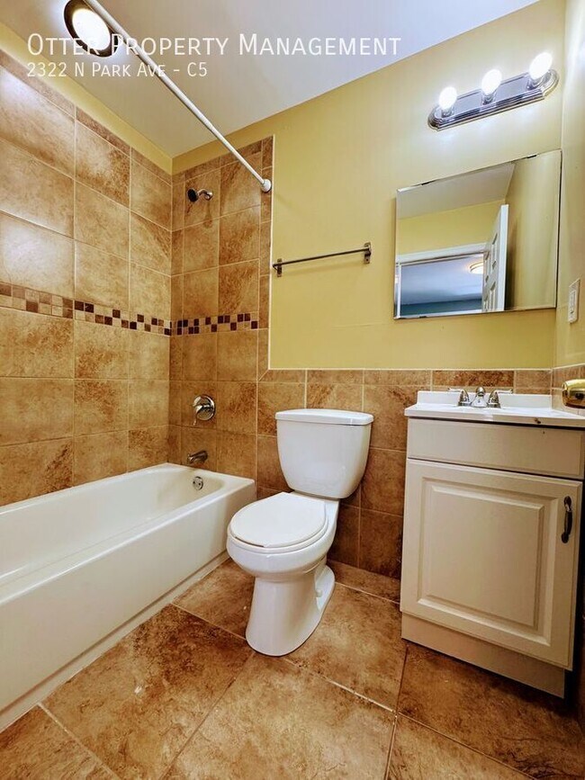 Building Photo - 2322 N Park Ave