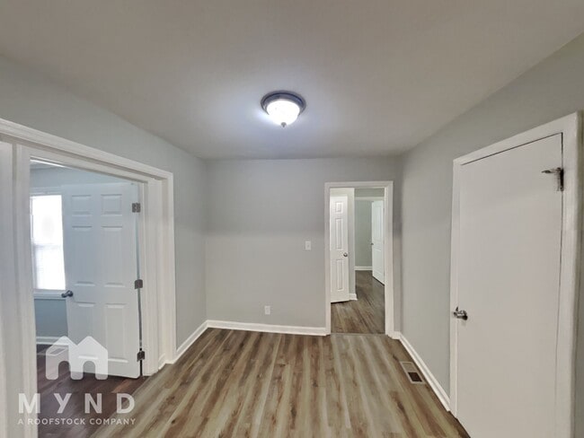 Building Photo - 1720 Finchley Dr