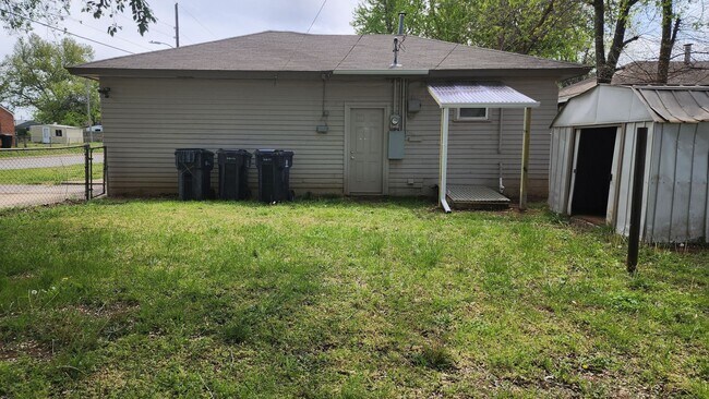 Building Photo - Totally Remodeled 2 Bed 1 Bath SW OKC!  $8...