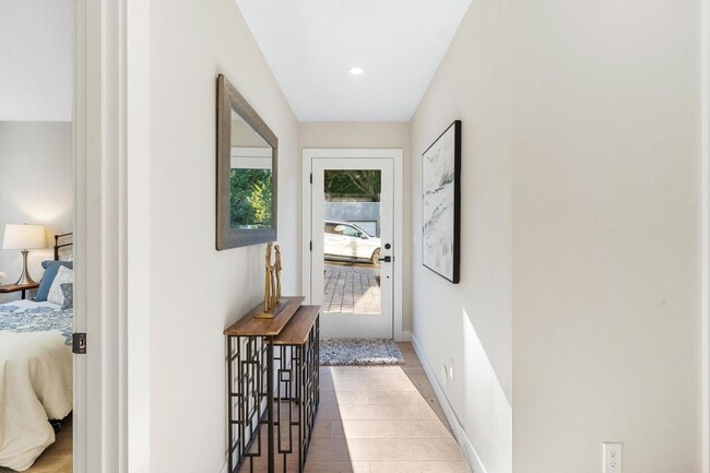 Building Photo - Gorgeous Brand New Construction w/ Rooftop Deck! 3 Bed 2.5 Bath Seattle Home