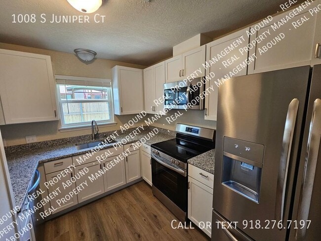 Building Photo - 1008 S Juniper Ct