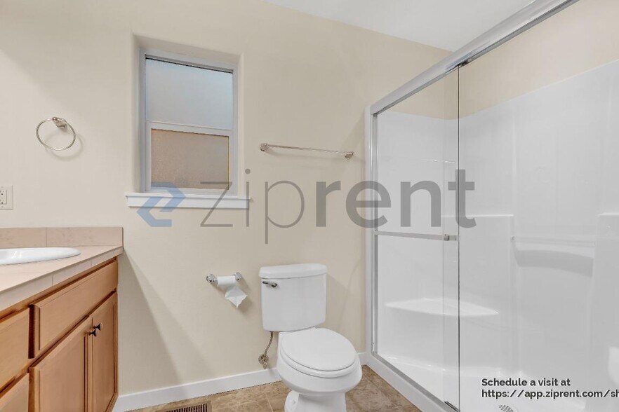 Building Photo - 17547 SW Vanguard Ln