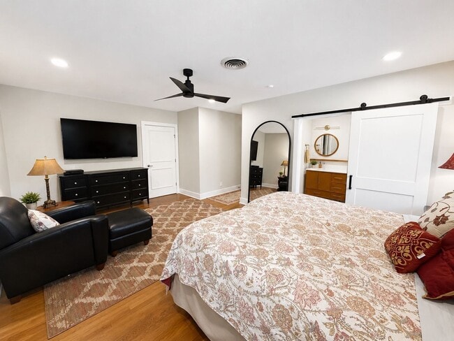 Building Photo - Luxury Terrell Hills Lease with 2025 Remodel, New Salt-Chlorinated Pool & Outdoor Living!  Beauti...