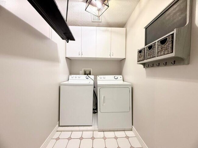 Building Photo - 2154 Wasatch Blvd