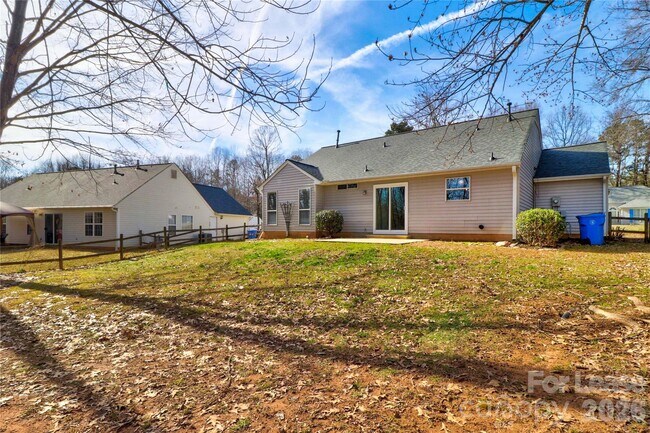 Building Photo - 729 Rebecca Jane Dr