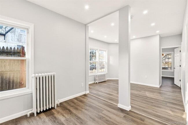 Building Photo - 21 Elysian Ave