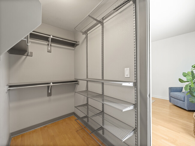 Building Photo - Modern 2 Bedroom Condo in LoHi