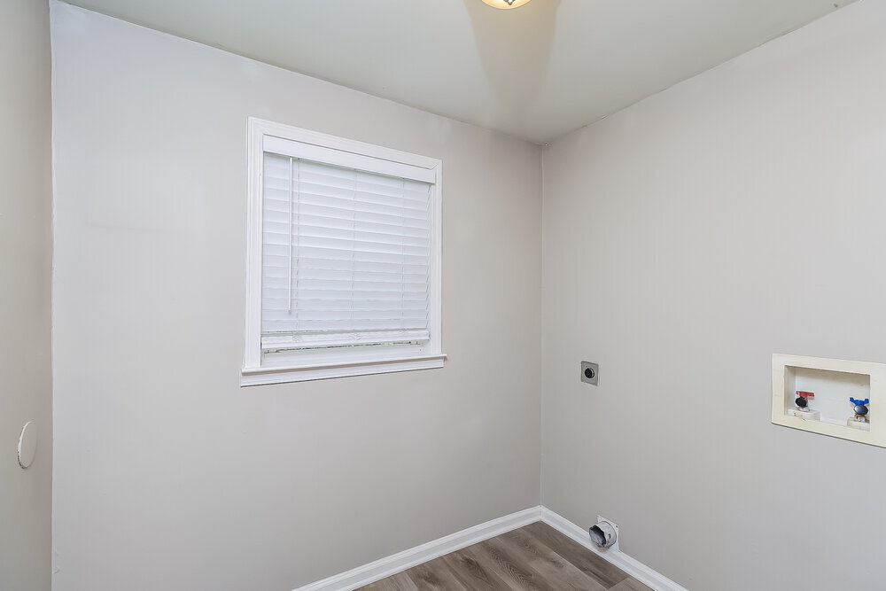 Building Photo - 209 Nila Dawn Ave